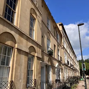 Elegant Well Appointed Maisonette 105m2 Bath